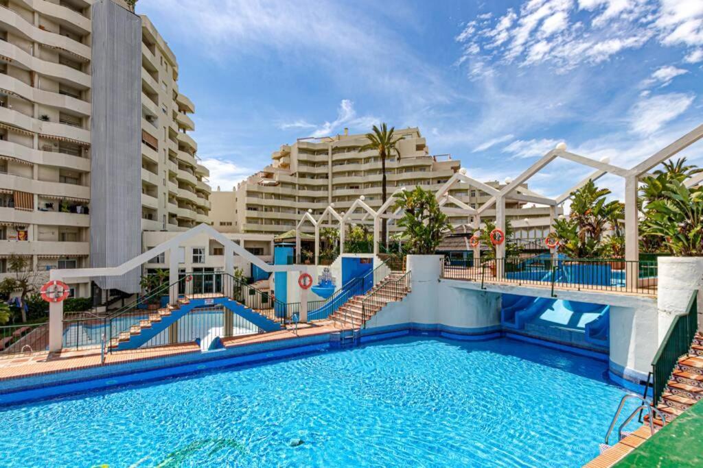 797 Holiday Rentals- Precioso Piso Con Vistas Al Jardin En Benalbeach Беналмадена Екстериор снимка